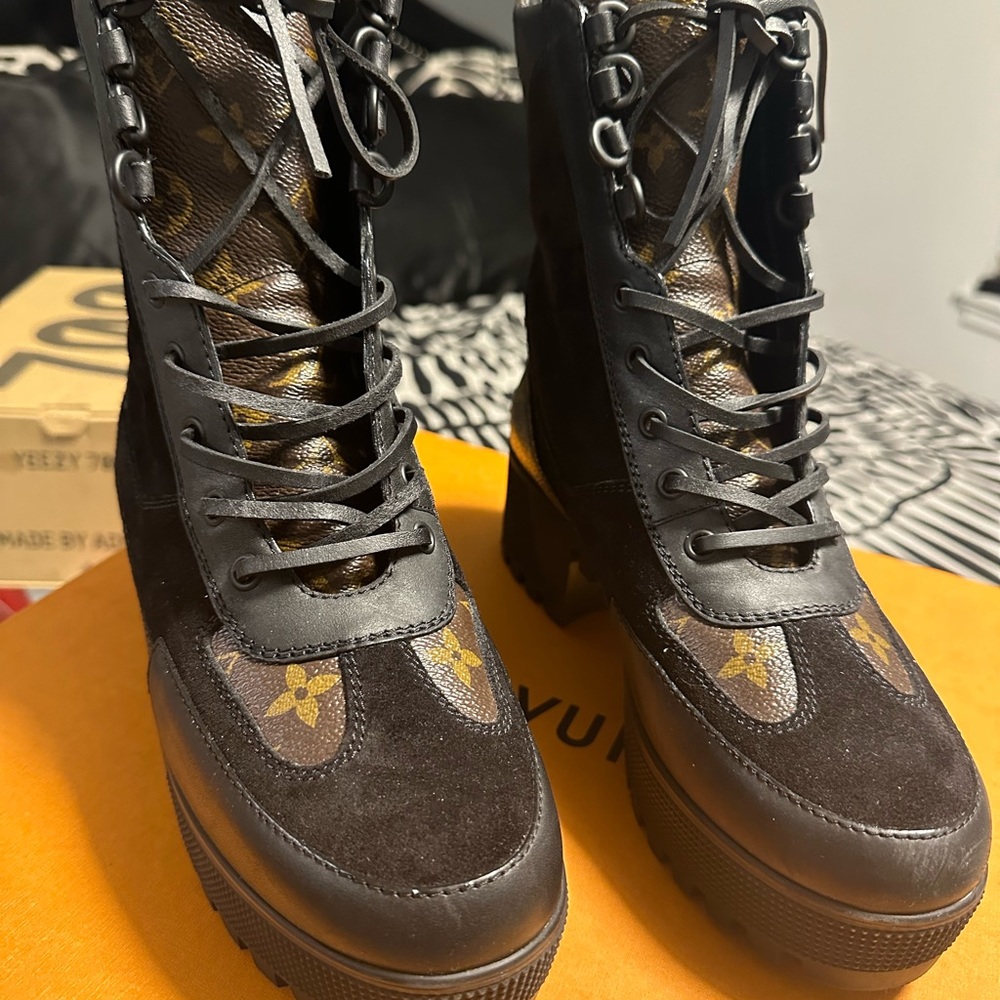 Louis Vuitton Laureate Platform Desert Boot size 39.5